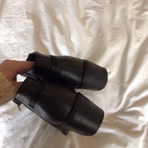 SENSO Quail Black Leather Zipper Ankle Booties - Picture 6 of 8